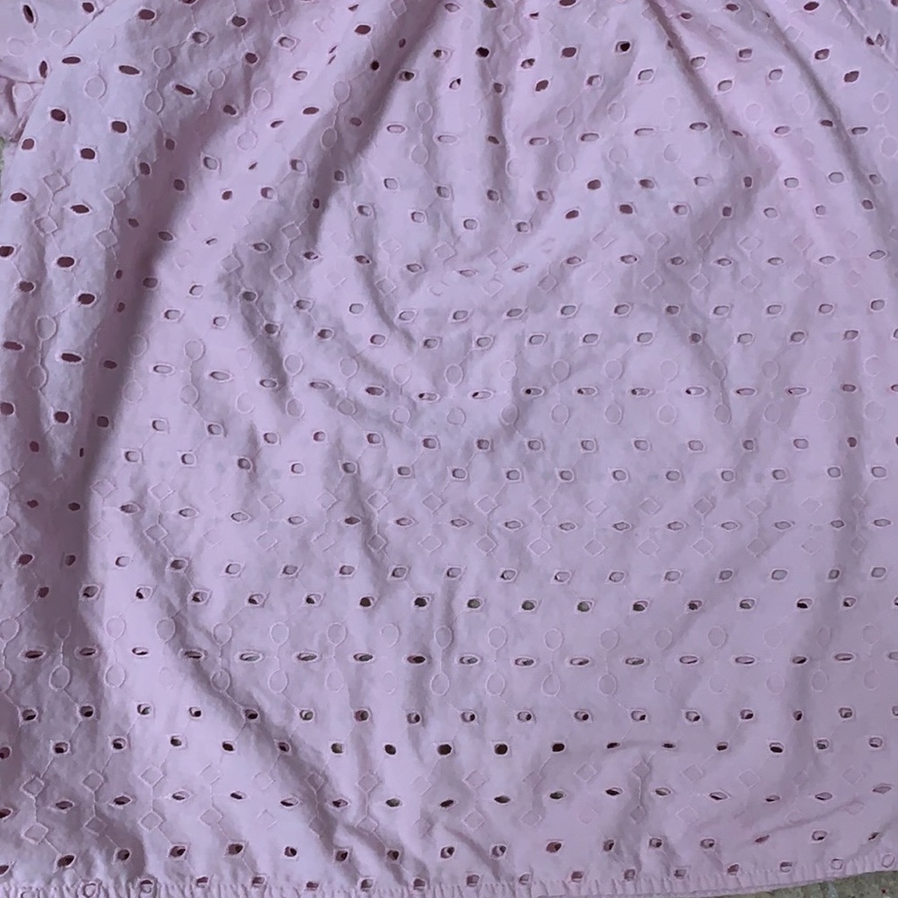 Universal Thread Eyelet Top - Picture 11 of 12
